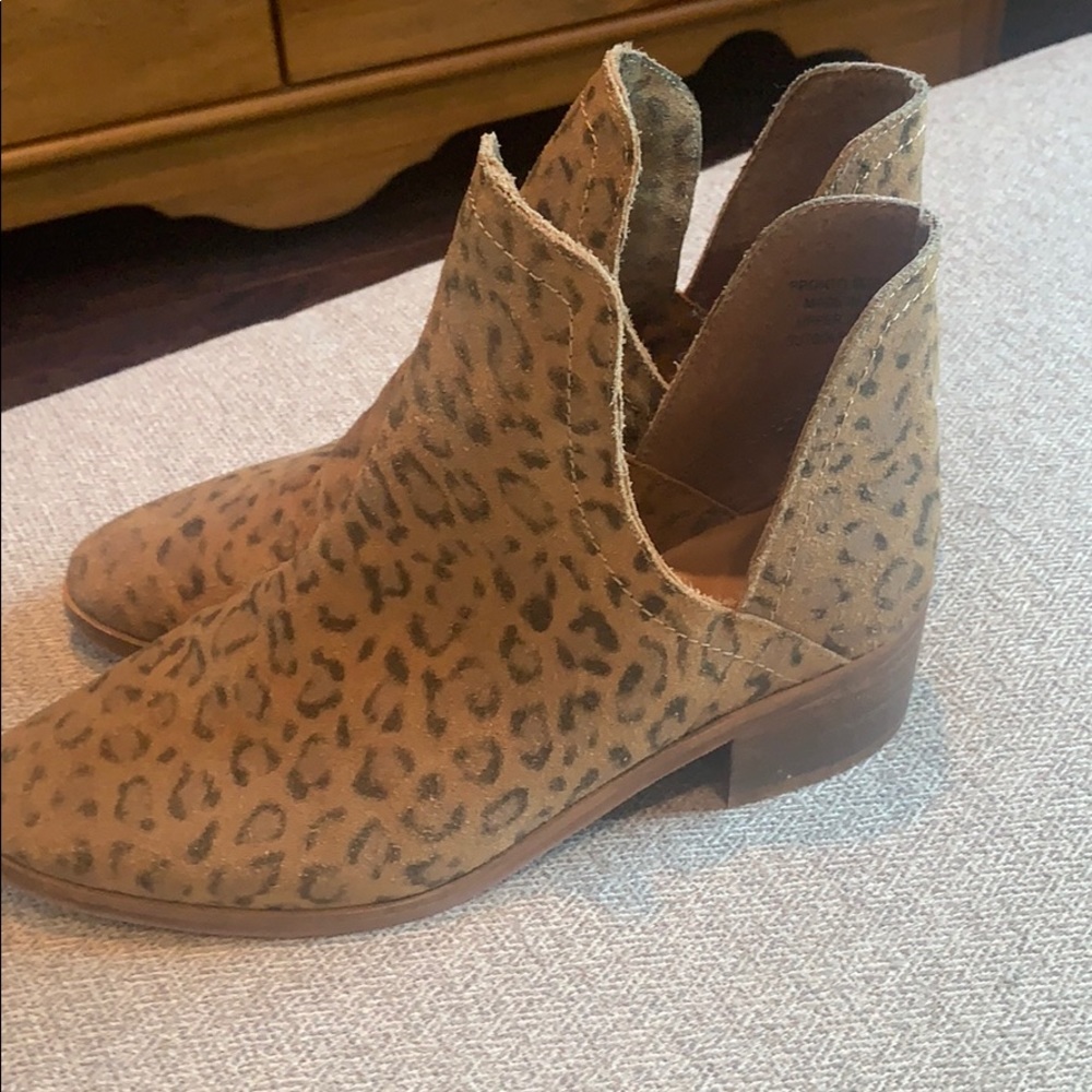 Womens cheetah booties size 7.5